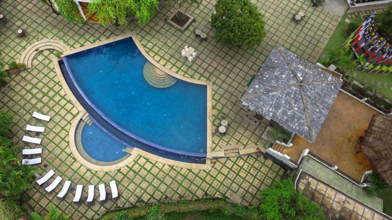 Shangri-La Village Resort, Похара Екстериор снимка