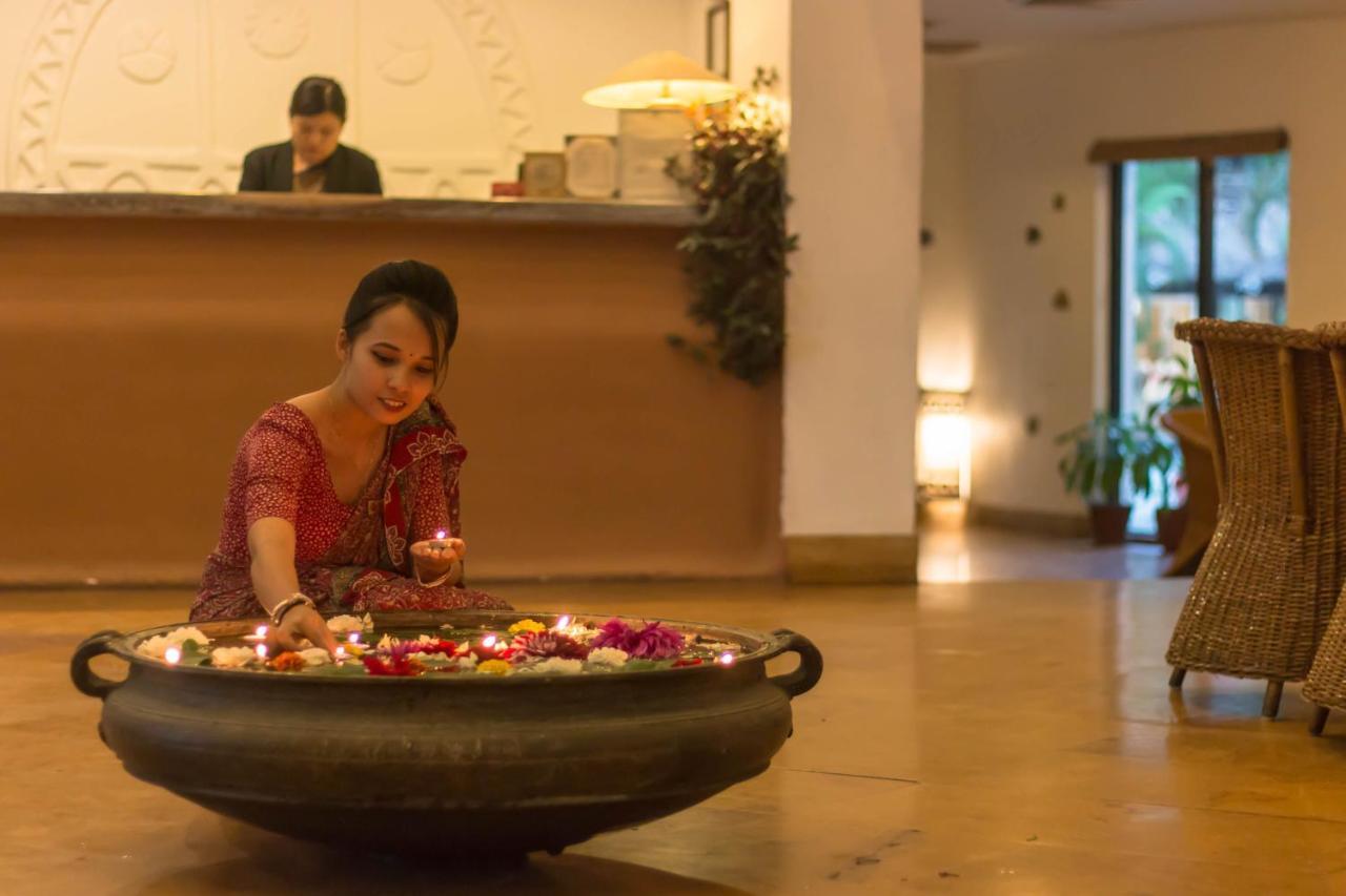 Shangri-La Village Resort, Похара Екстериор снимка