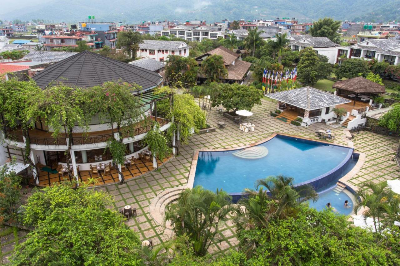 Shangri-La Village Resort, Похара Екстериор снимка