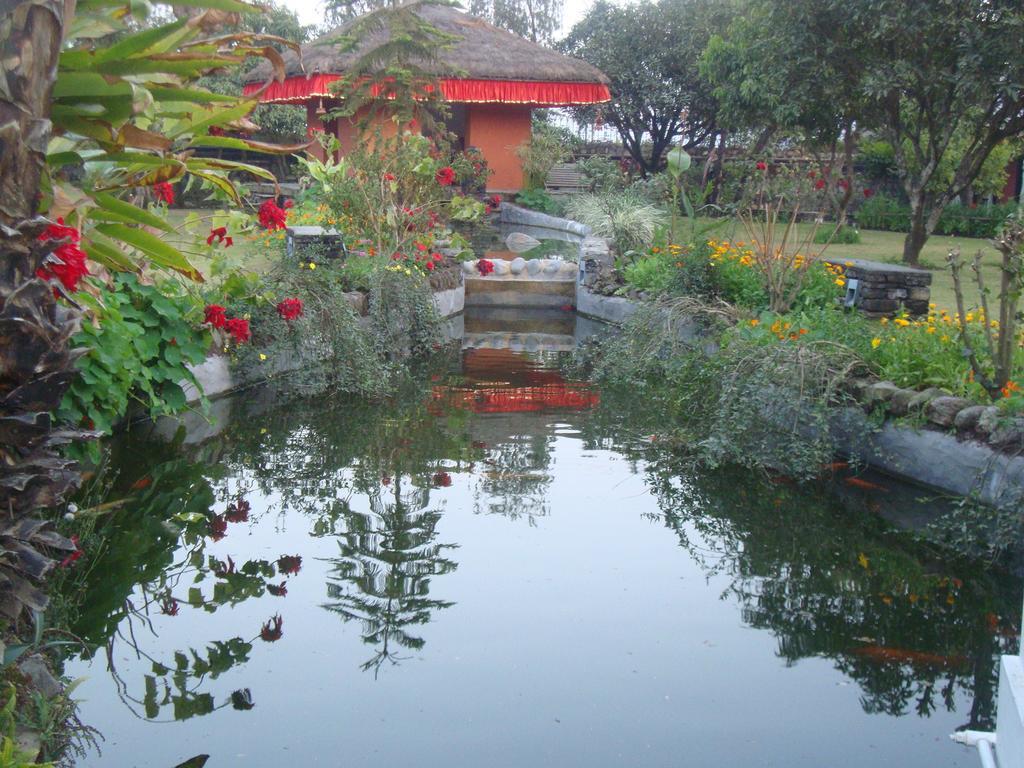 Shangri-La Village Resort, Похара Екстериор снимка