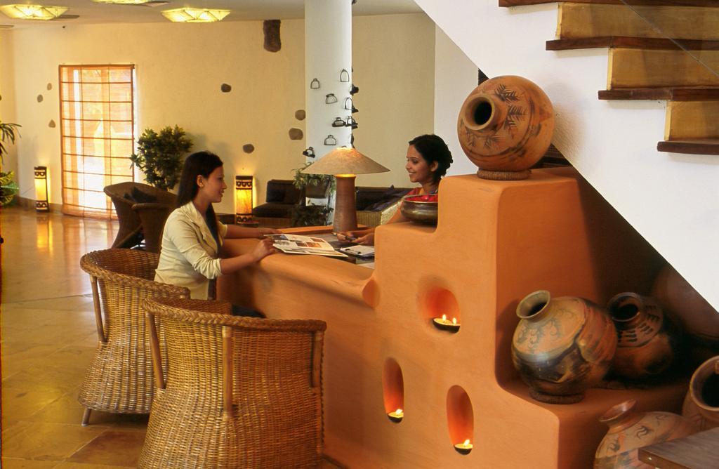 Shangri-La Village Resort, Похара Екстериор снимка