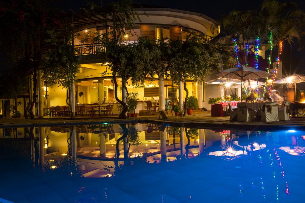Shangri-La Village Resort, Похара Екстериор снимка