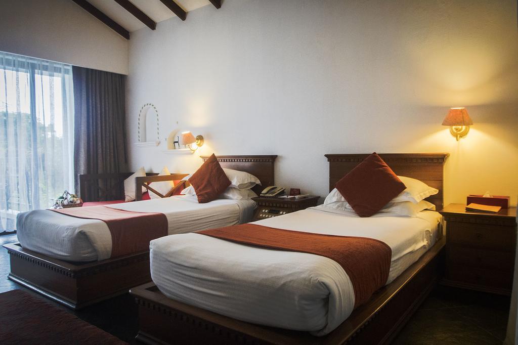Shangri-La Village Resort, Похара Екстериор снимка