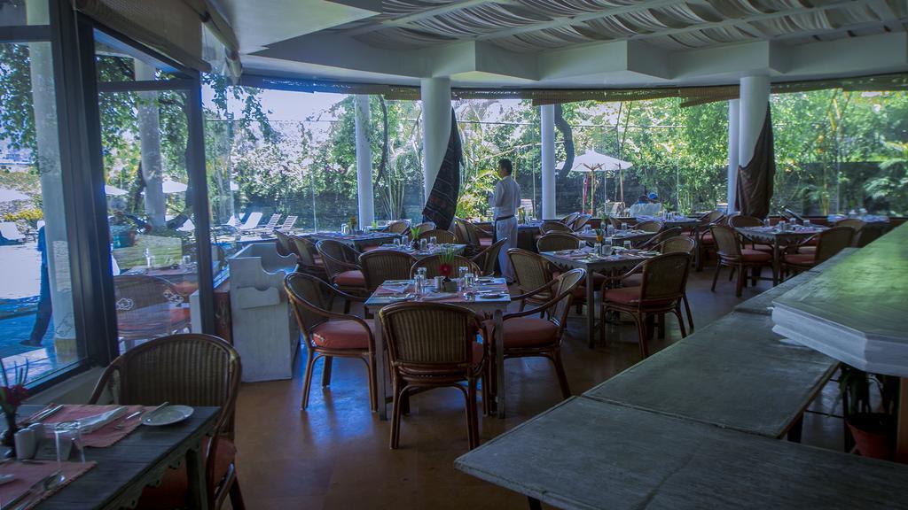 Shangri-La Village Resort, Похара Екстериор снимка