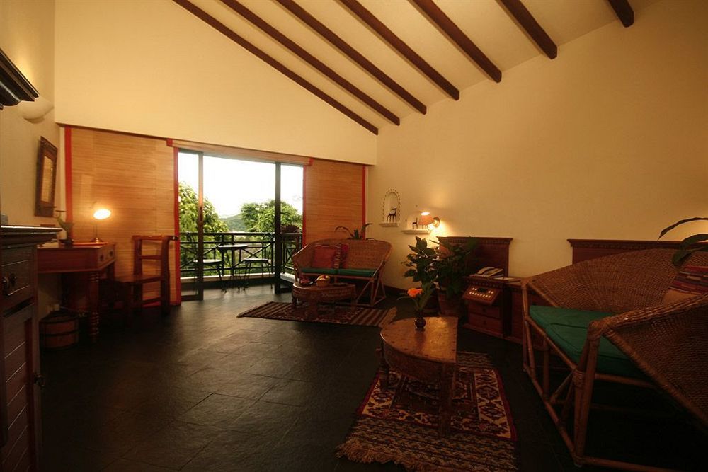 Shangri-La Village Resort, Похара Екстериор снимка