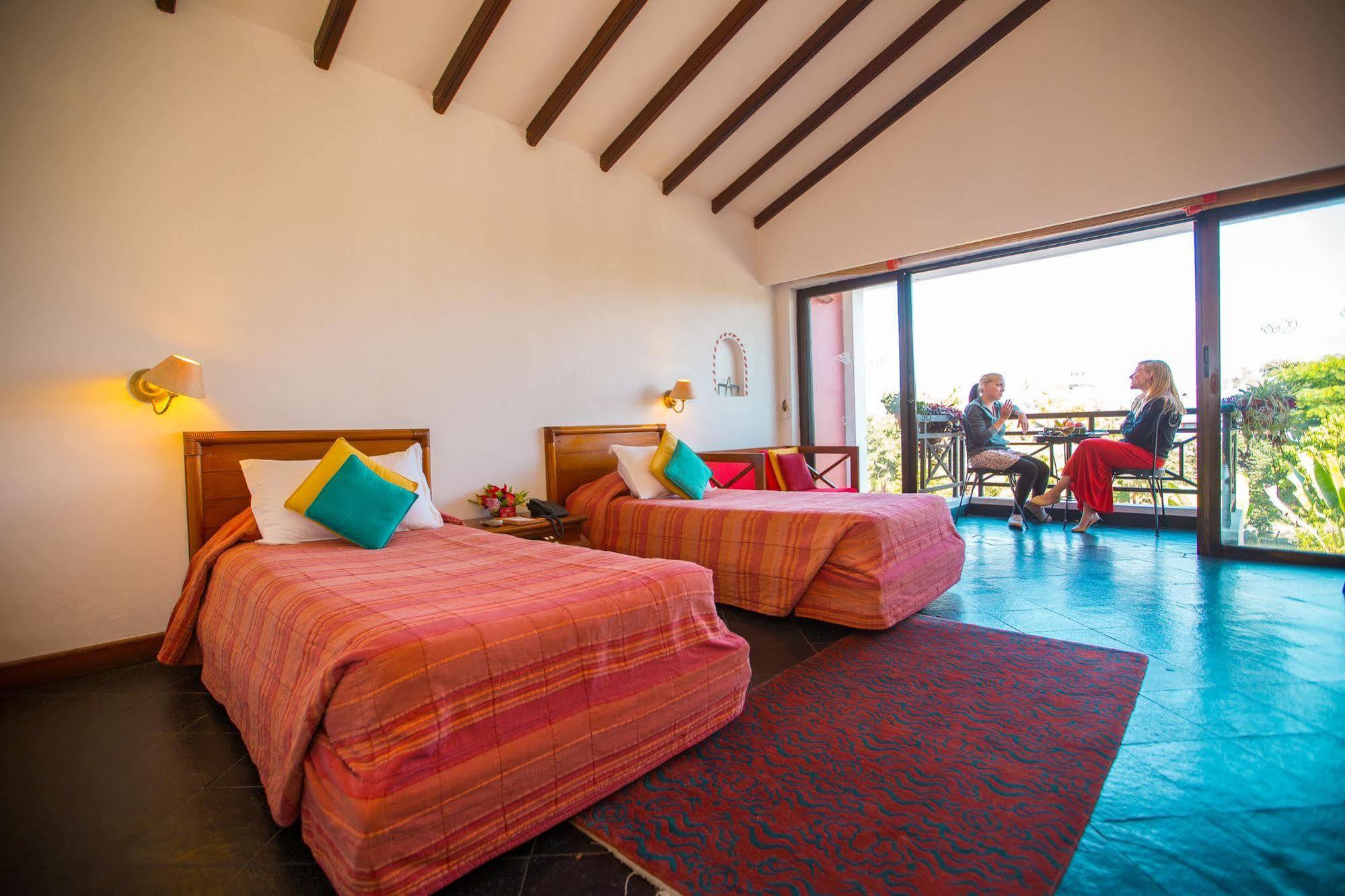 Shangri-La Village Resort, Похара Екстериор снимка