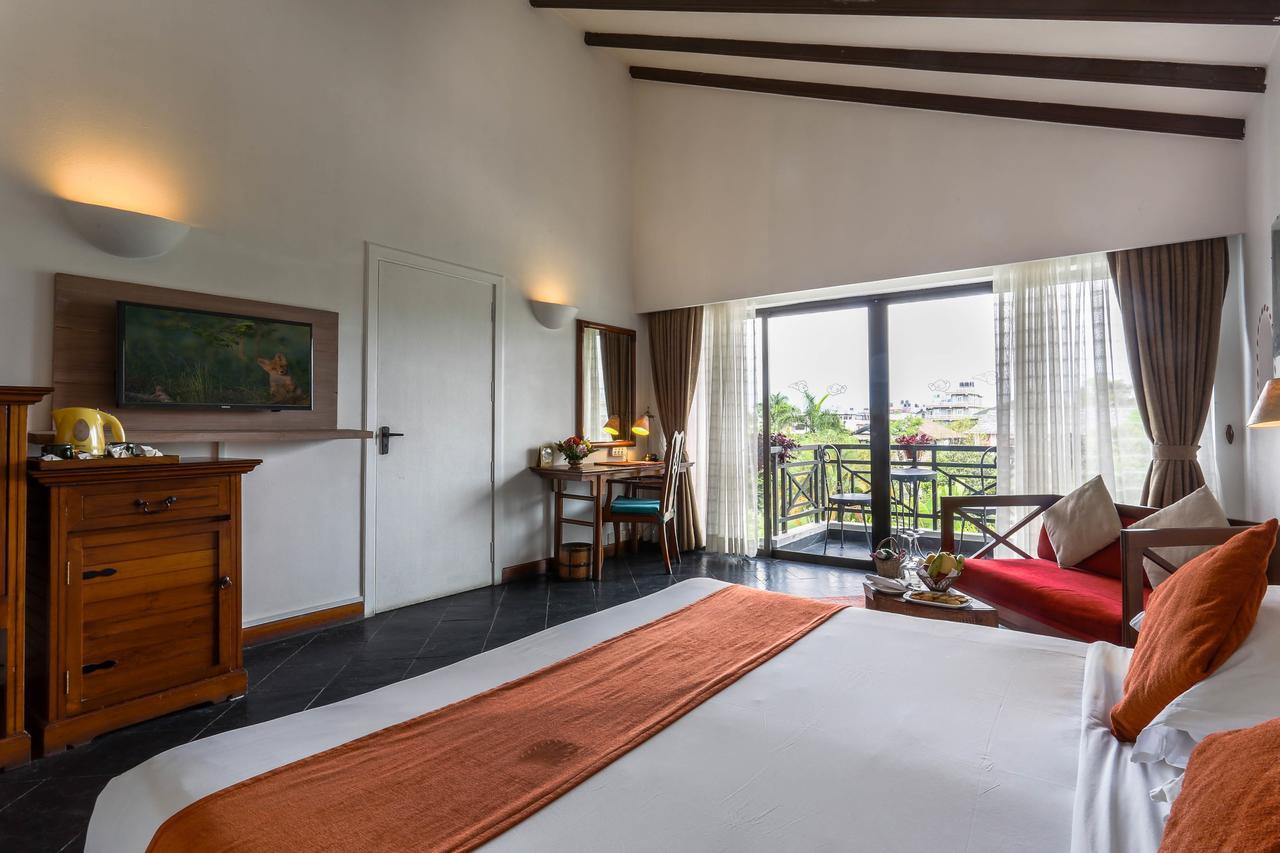 Shangri-La Village Resort, Похара Екстериор снимка